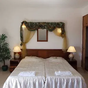 Casa Rosa Montes Bed and breakfast Burgau